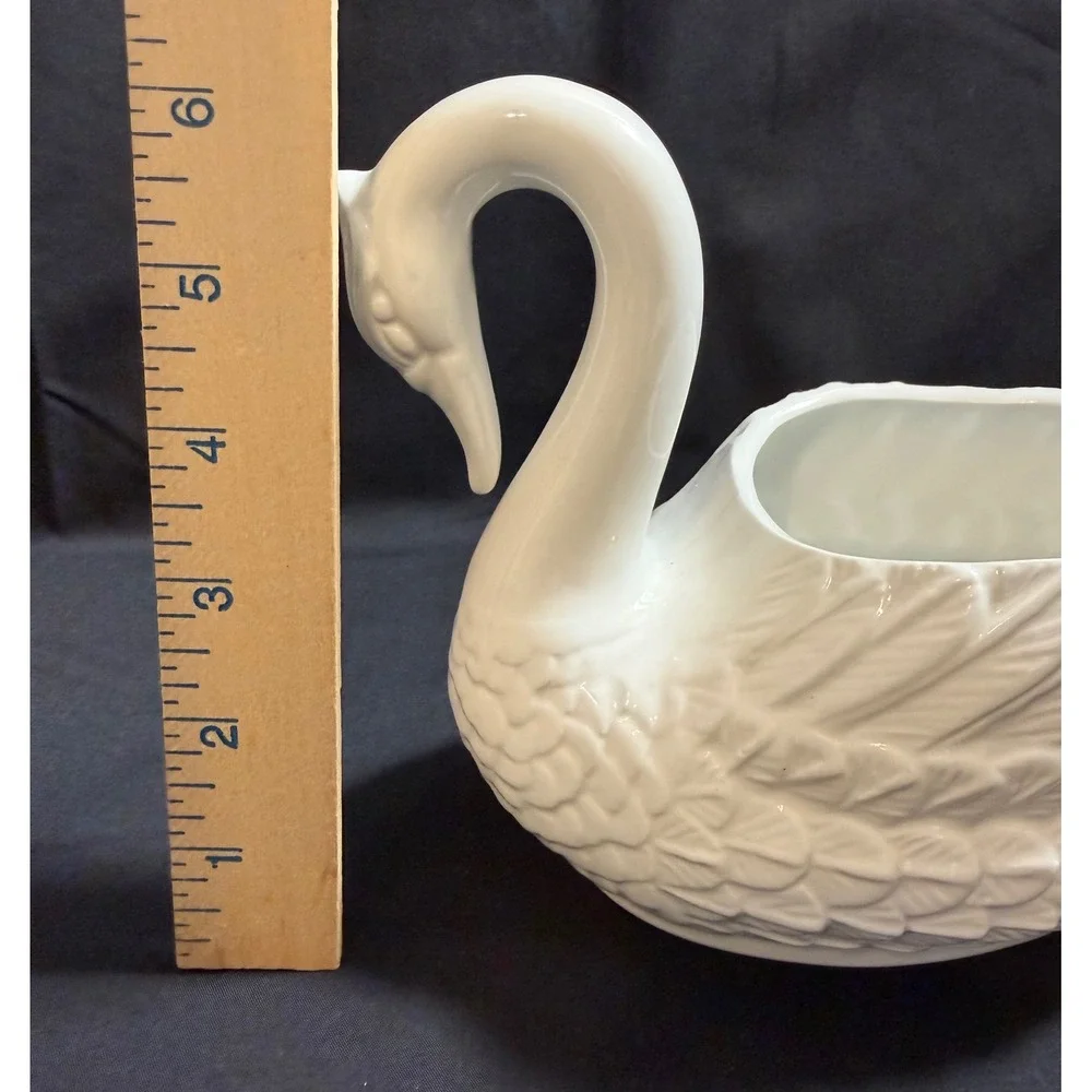 Vintage‎ White Ceramic Swan Planter Glossy Grandmillennial Cottagecore MCM